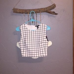 Checkered Crop-Top